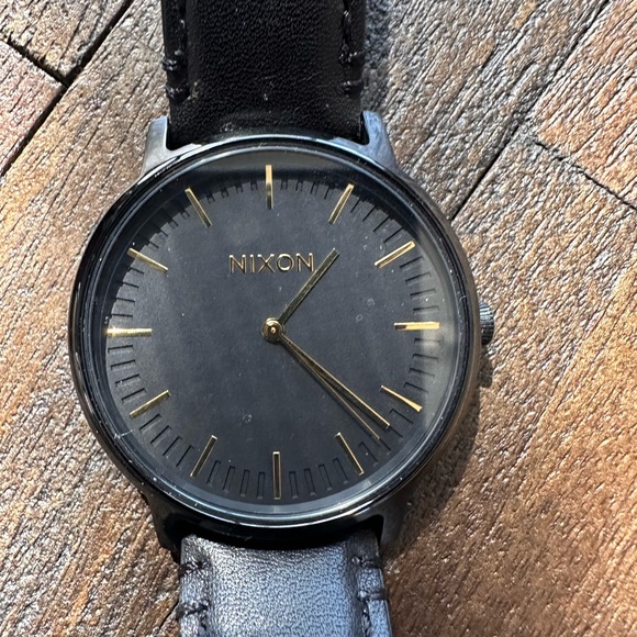 Nixon watch - Picture 2 of 2